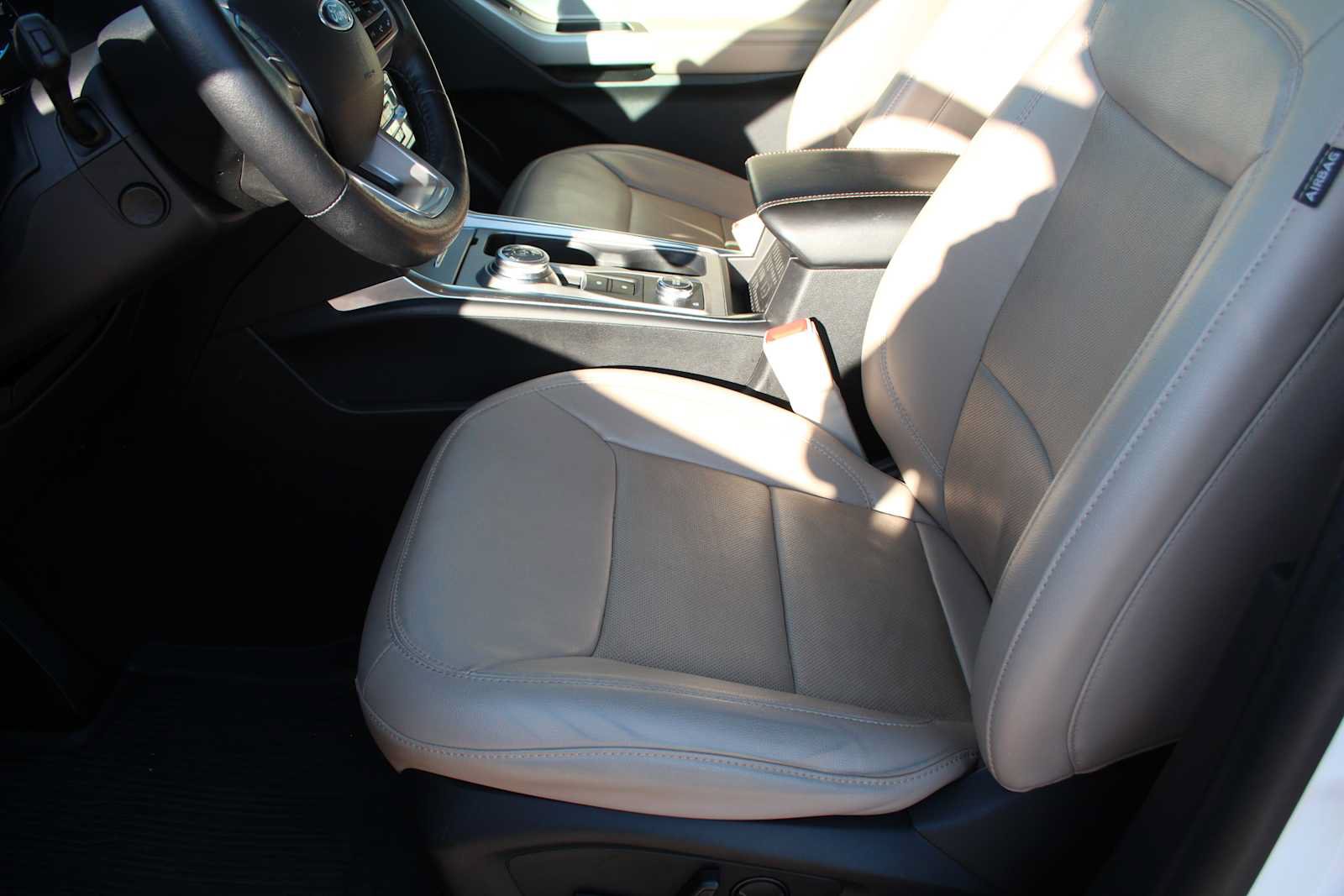 Used 2023 Ford Explorer Limited w/ Limited Technology Package AWD/4WD image 30