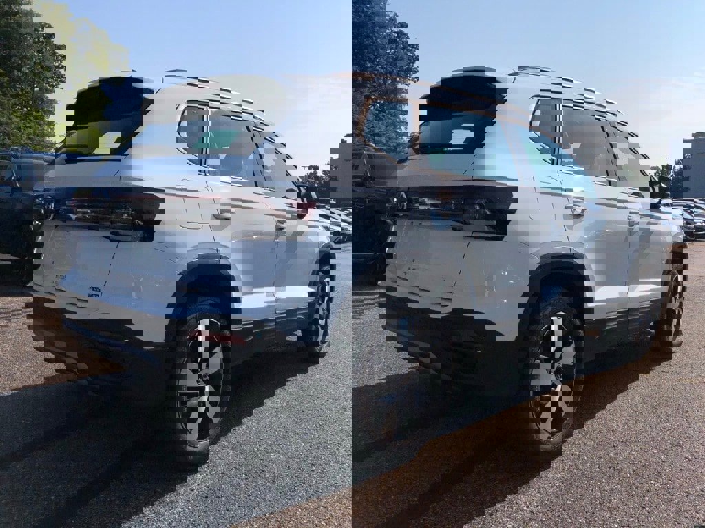 New 2025 Volkswagen Taos S image 6