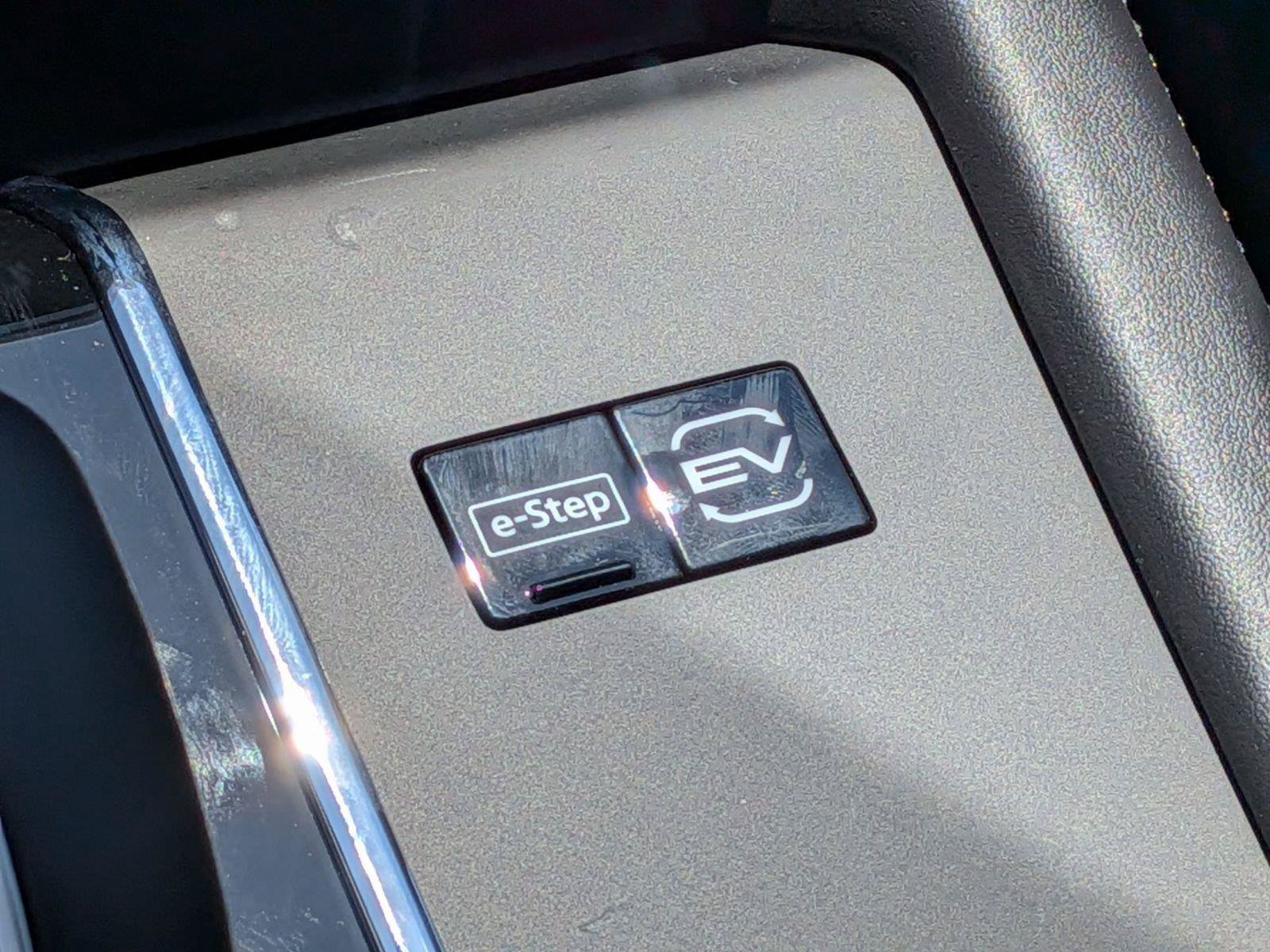 New 2026 Nissan Rogue SL AWD/4WD image 9
