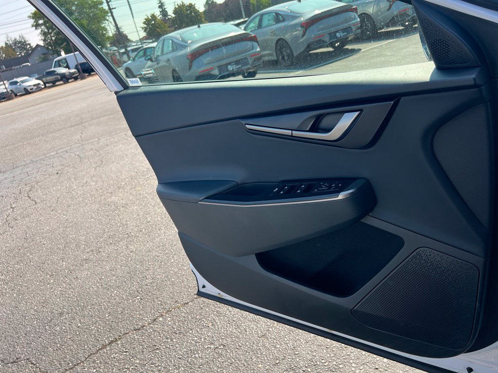 Certified 2025 Kia EV6 Light RWD image 19