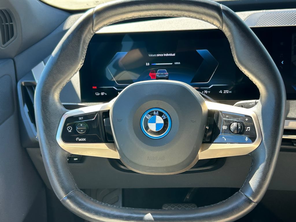 Used 2023 BMW iX xDrive50 AWD/4WD image 18