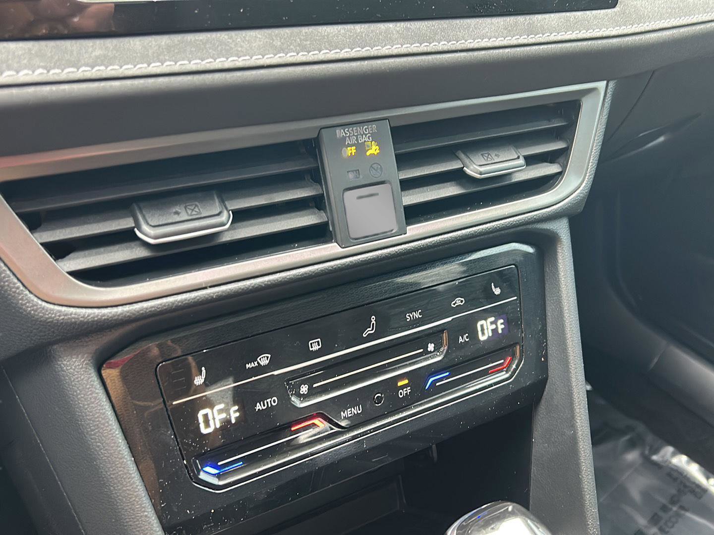 Used 2025 Volkswagen Taos SE image 20