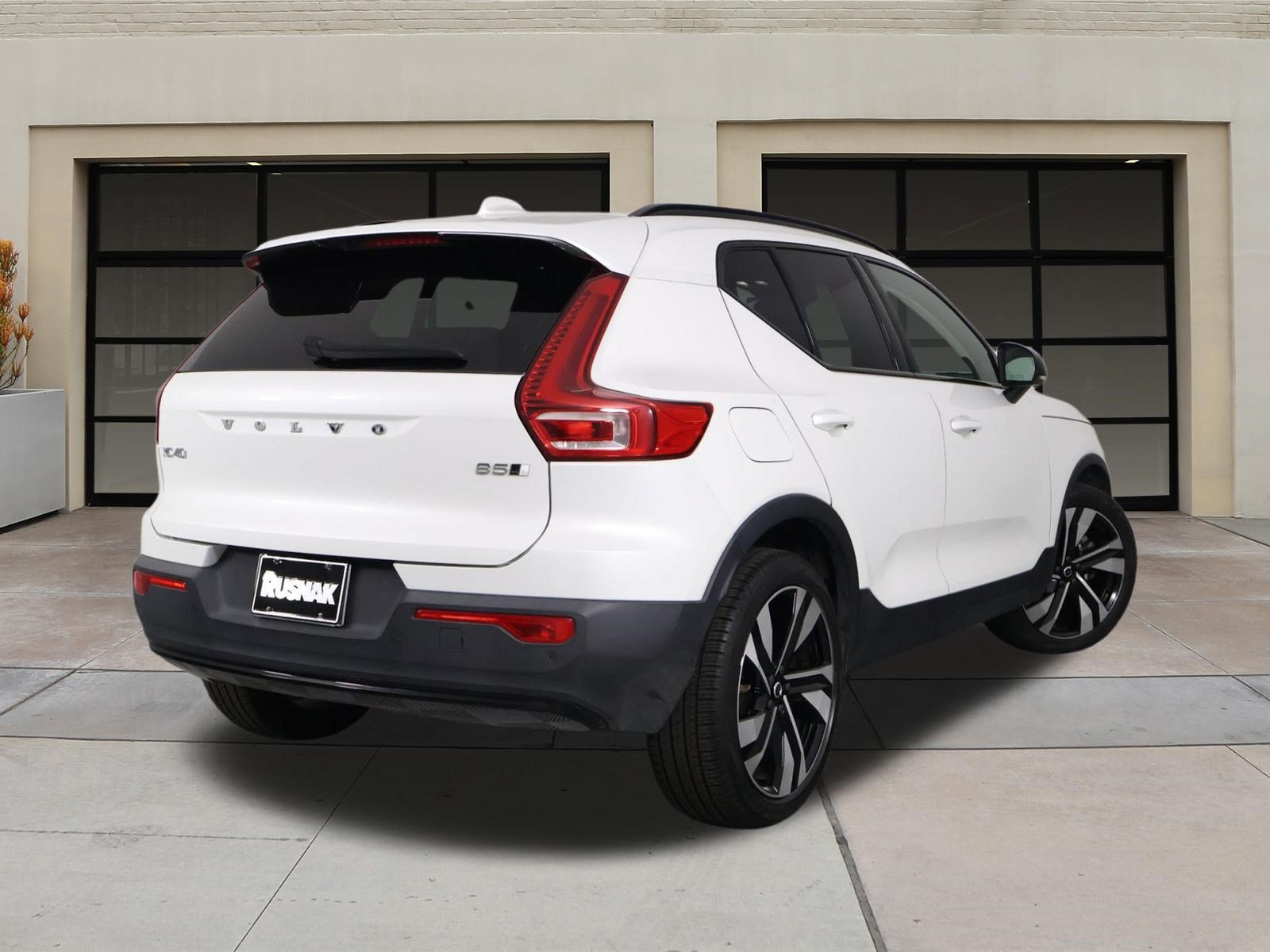 Used 2023 Volvo XC40 B5 Ultimate w/ Protection Package Premier AWD/4WD image 4