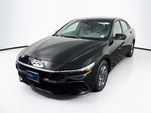 Certified 2025 Hyundai Elantra Hybrid FWD image 4