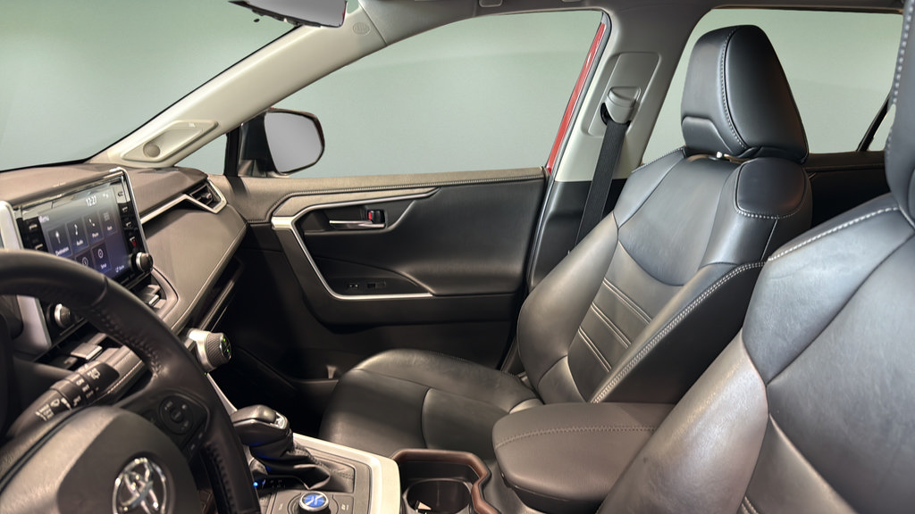 Used 2020 Toyota RAV4 Limited w/ Carpet Mat Package AWD/4WD image 14
