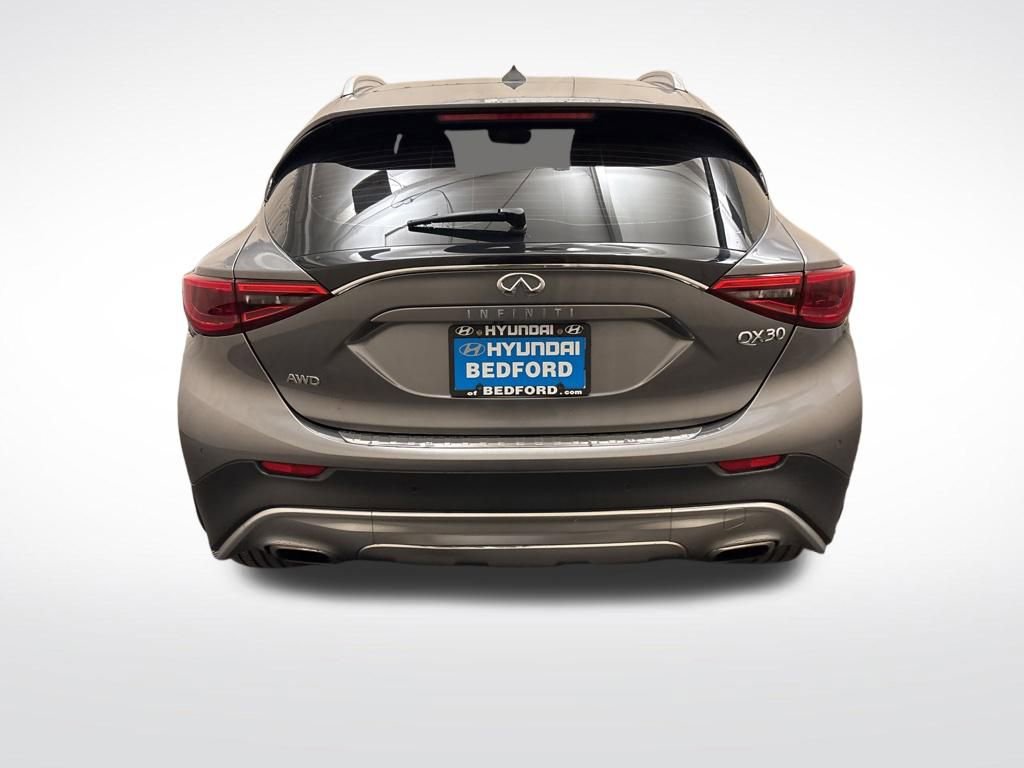 Used 2018 INFINITI QX30 Premium w/ Navigation Package AWD/4WD image 6