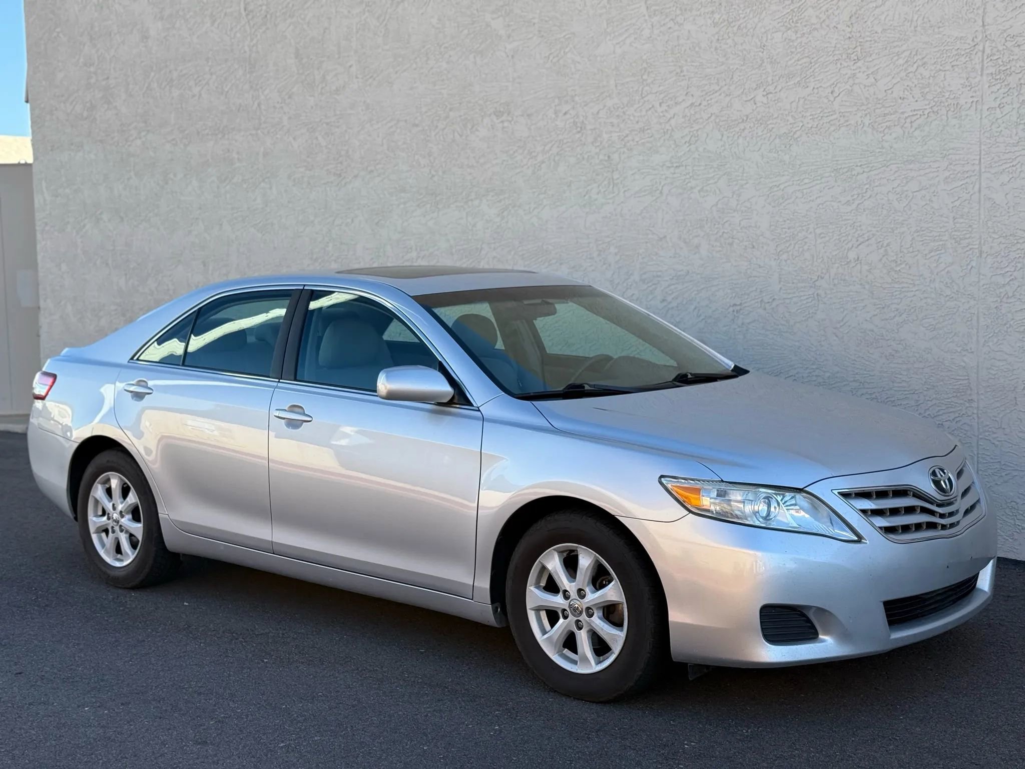 Used 2010 Toyota Camry LE image 8