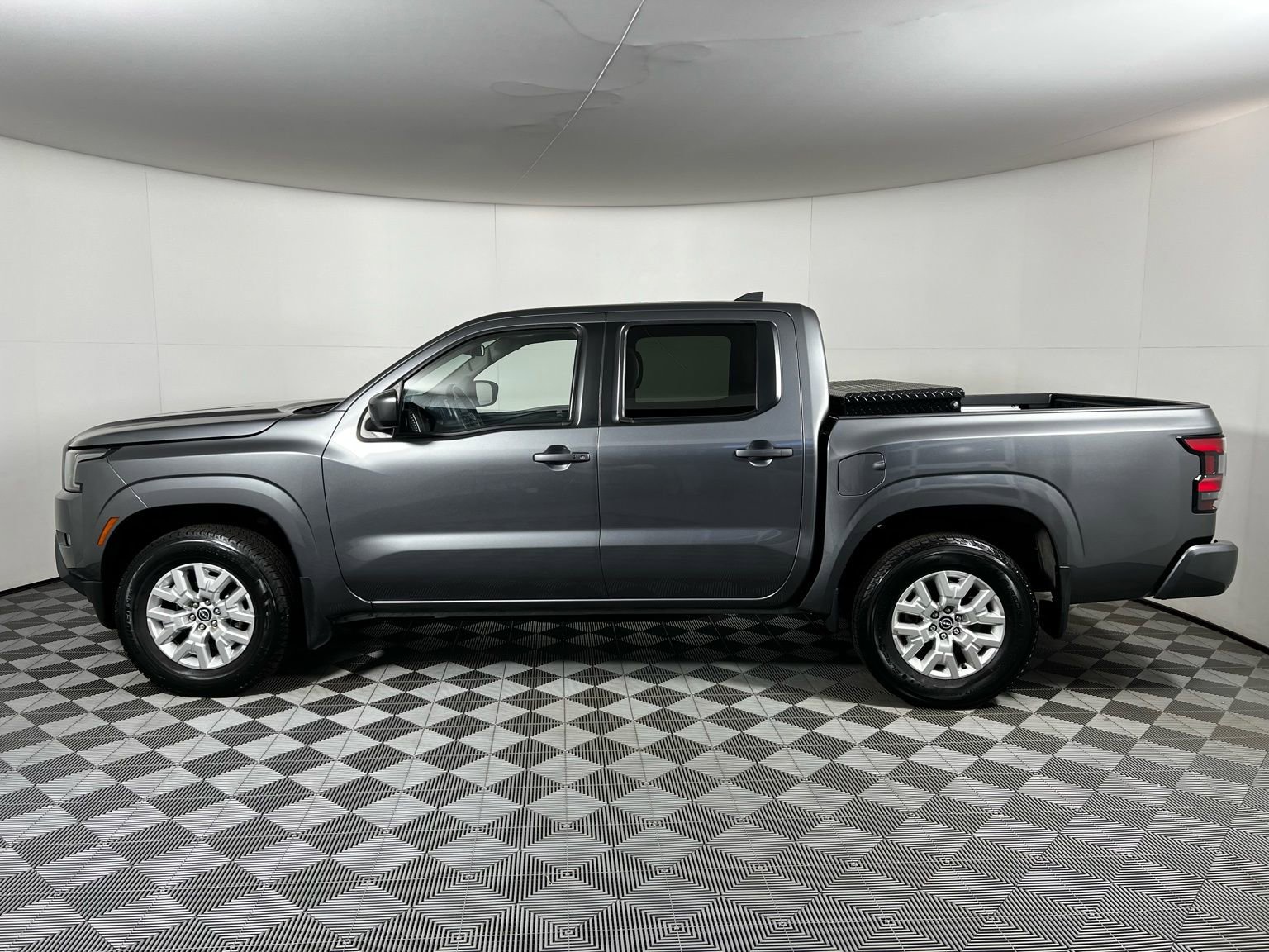 Used 2023 Nissan Frontier SV w/ SV Convenience Package image 8