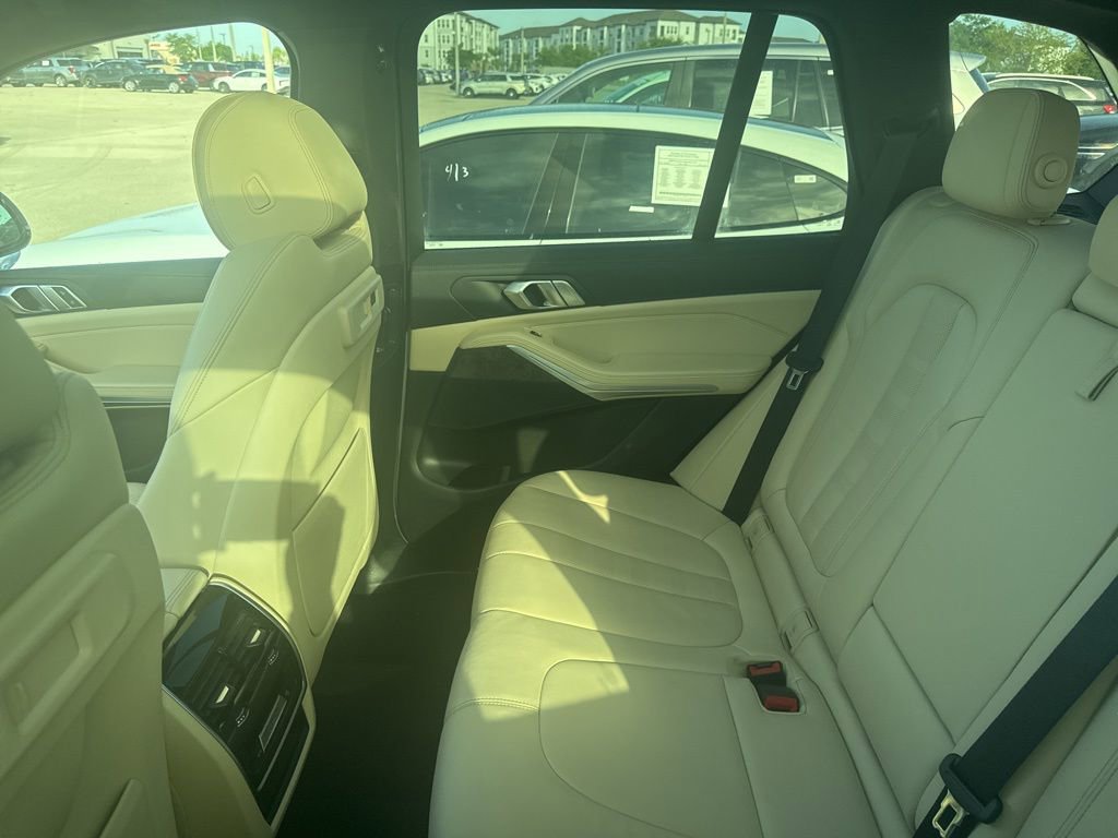 Used 2022 BMW X5 sDrive40i w/ Premium Package image 10