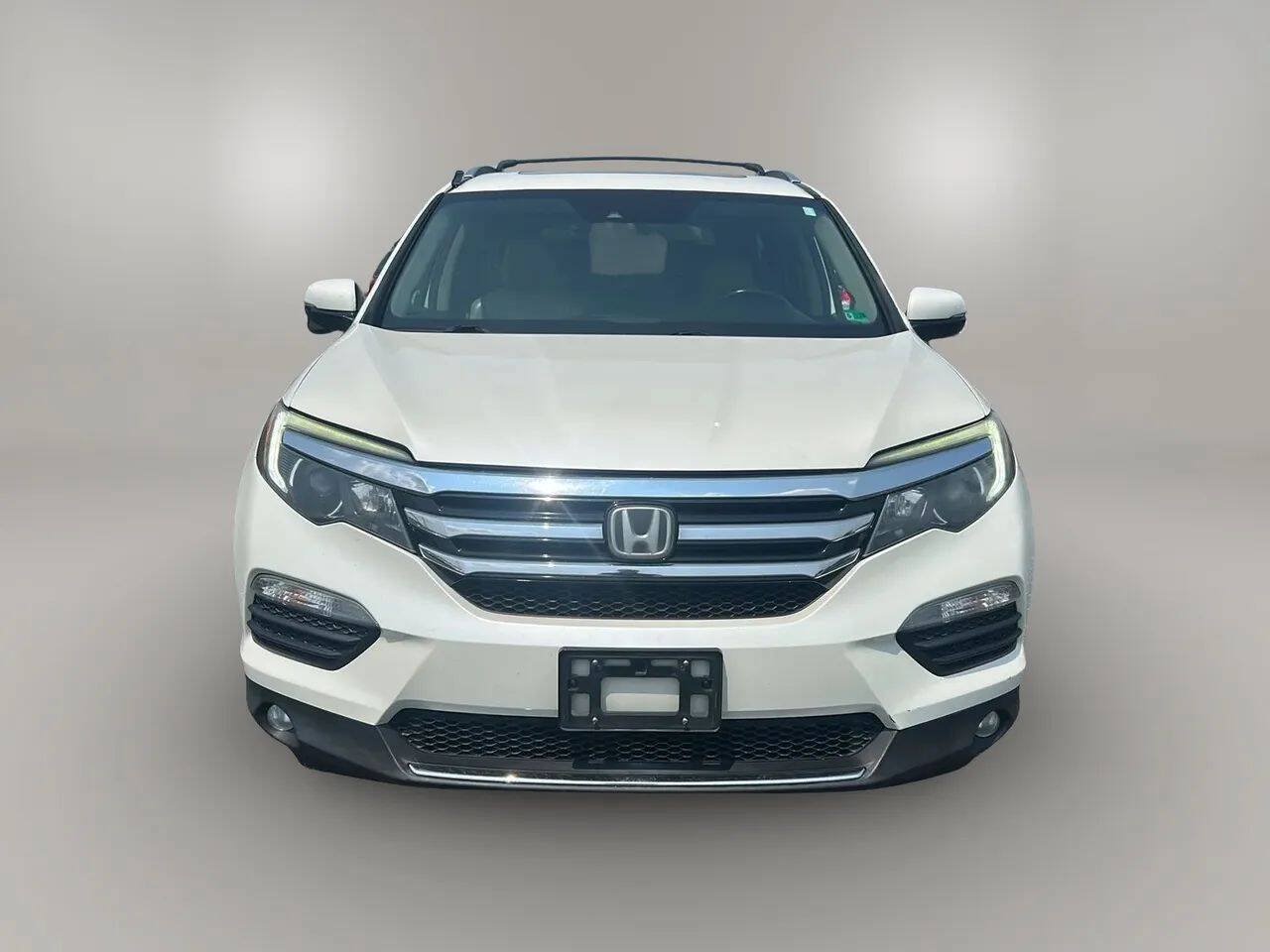 Used 2016 Honda Pilot Touring image 2