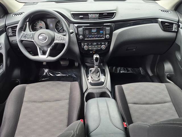 Used 2020 Nissan Rogue Sport SV FWD image 16