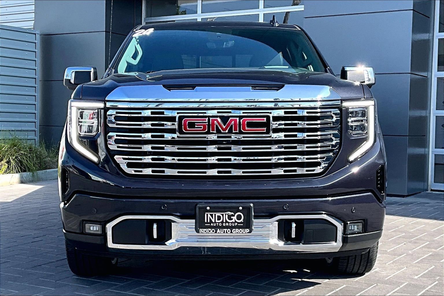 Used 2024 GMC Sierra 1500 Denali image 2
