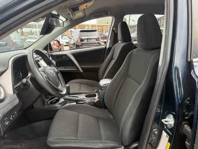 Used 2018 Toyota RAV4 LE FWD image 24