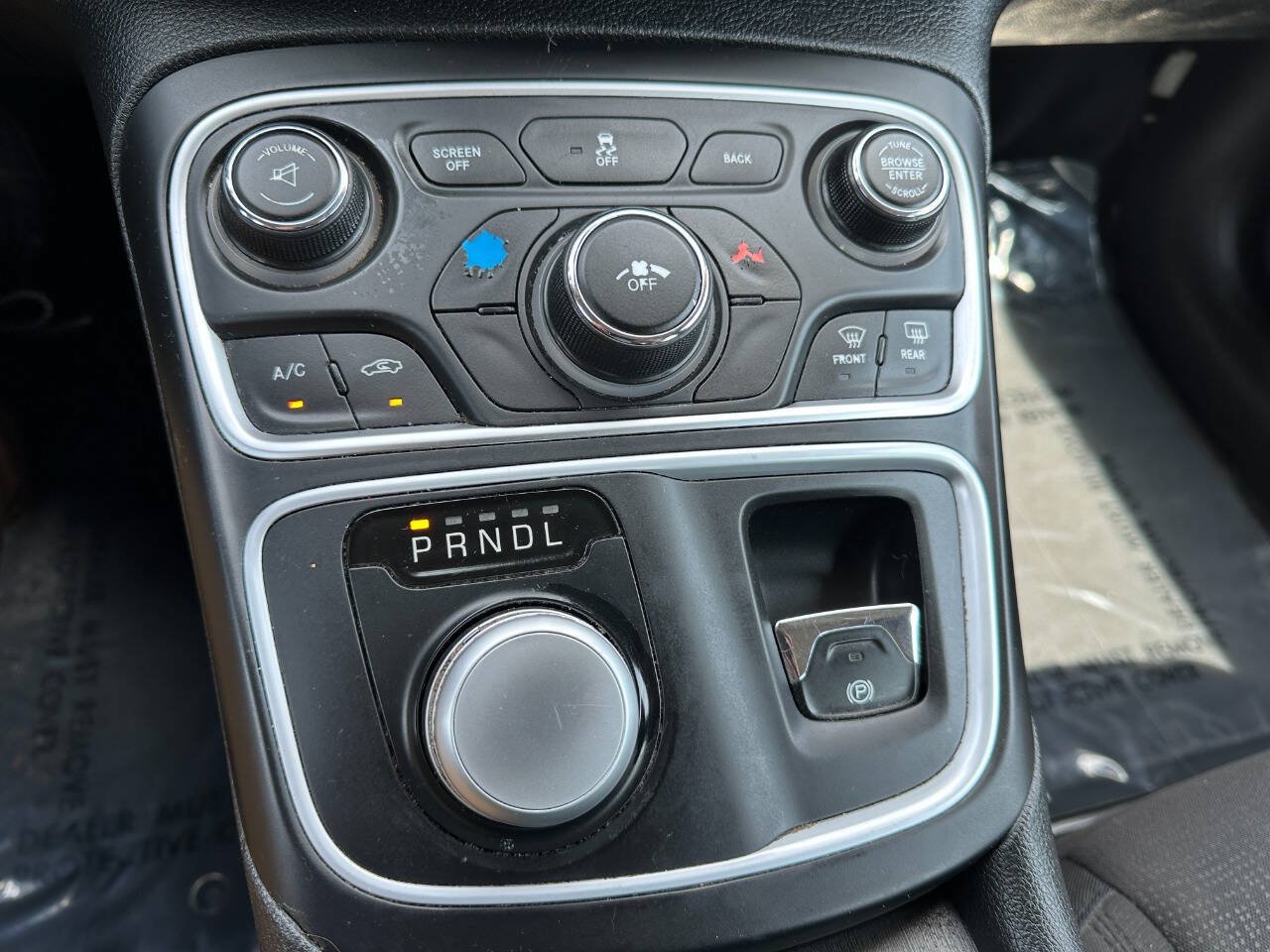 Used 2016 Chrysler 200 Limited FWD image 36