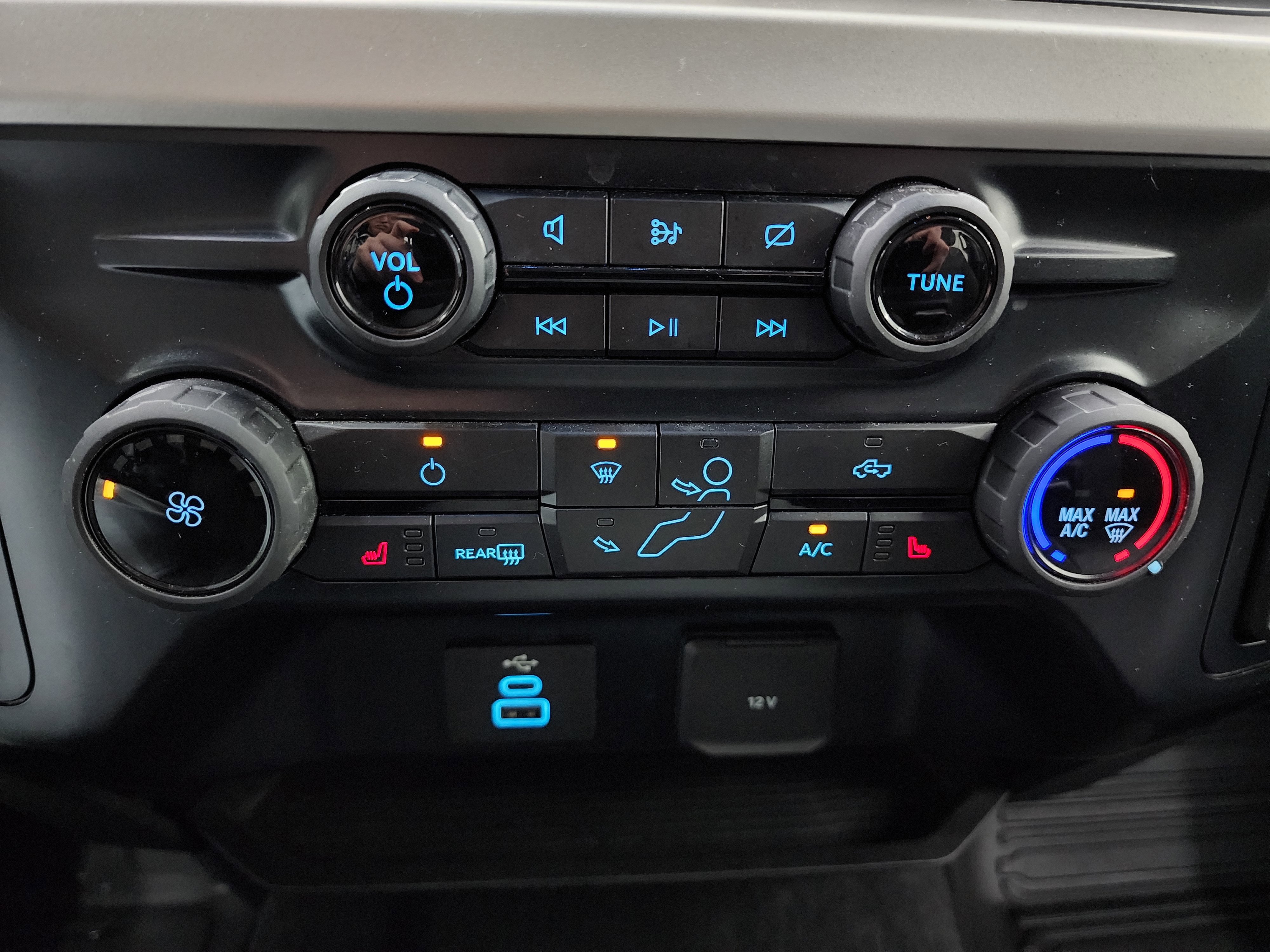 Used 2023 Ford F250 XLT w/ XLT Premium Package image 46