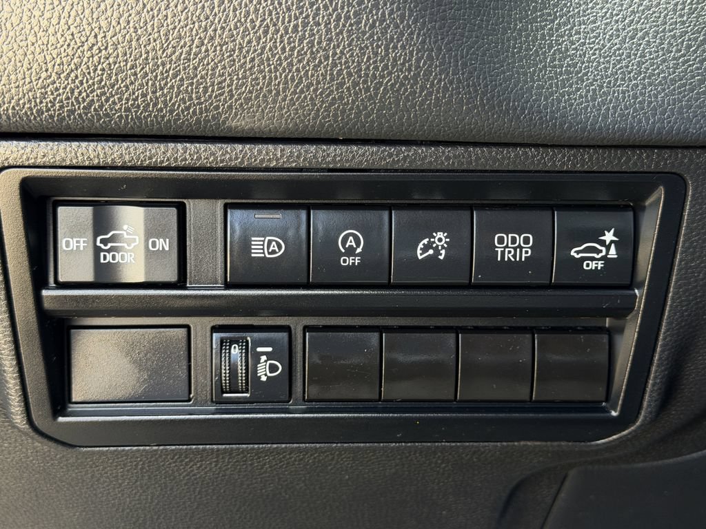 Used 2022 Toyota Tundra Limited AWD/4WD image 23