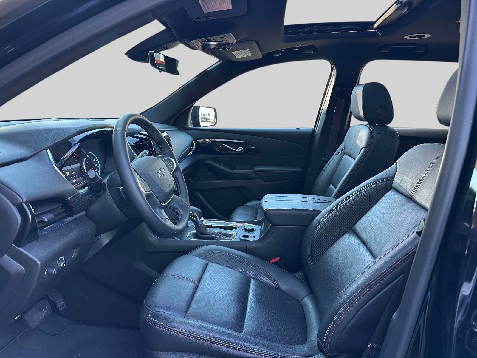 Used 2023 Chevrolet Traverse RS AWD/4WD image 16