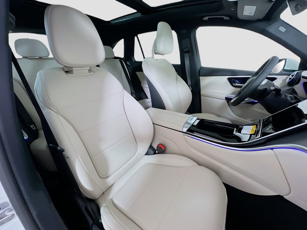 Used 2026 Mercedes-Benz GLC 350e 4MATIC image 31