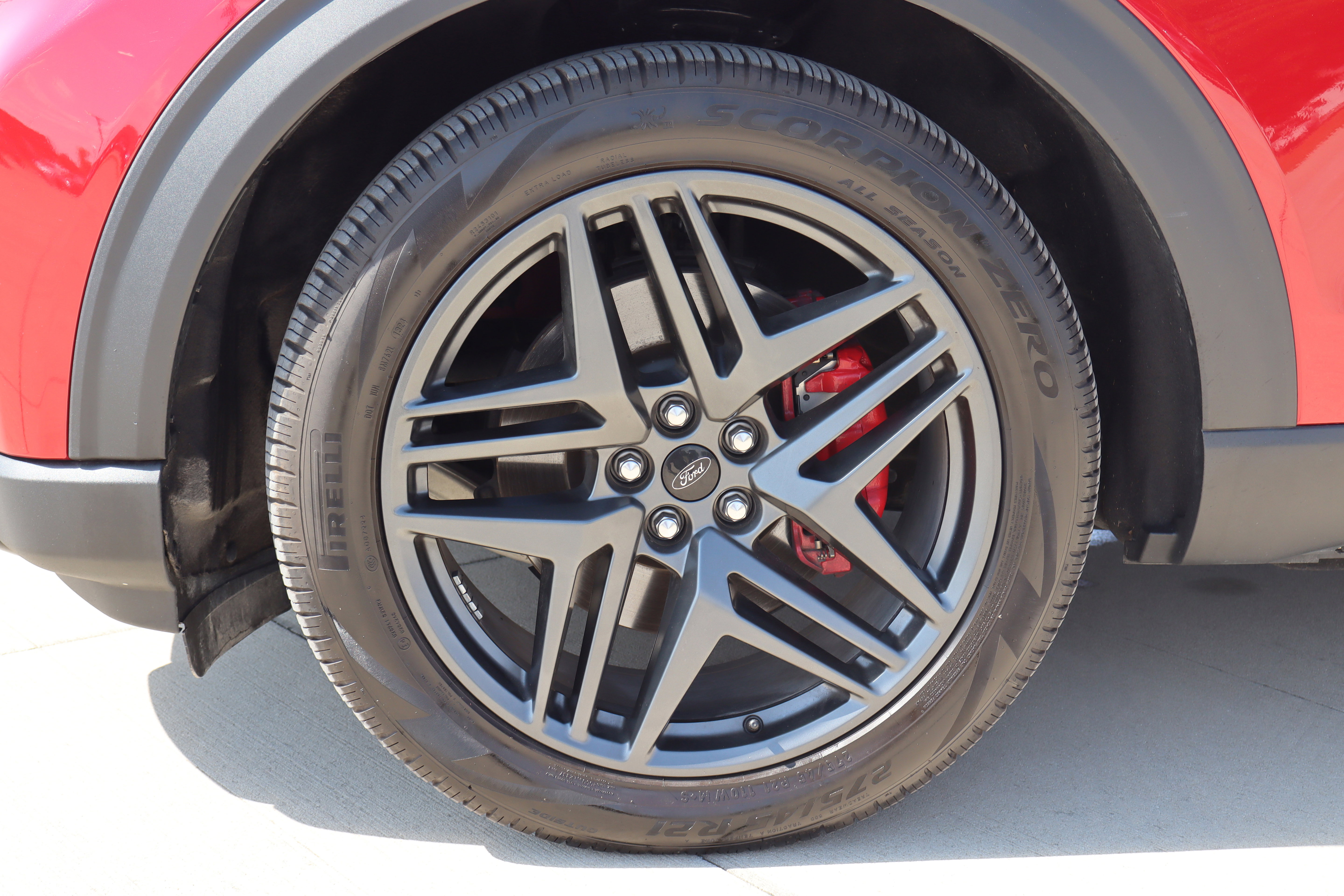 Used 2025 Ford Explorer ST image 38