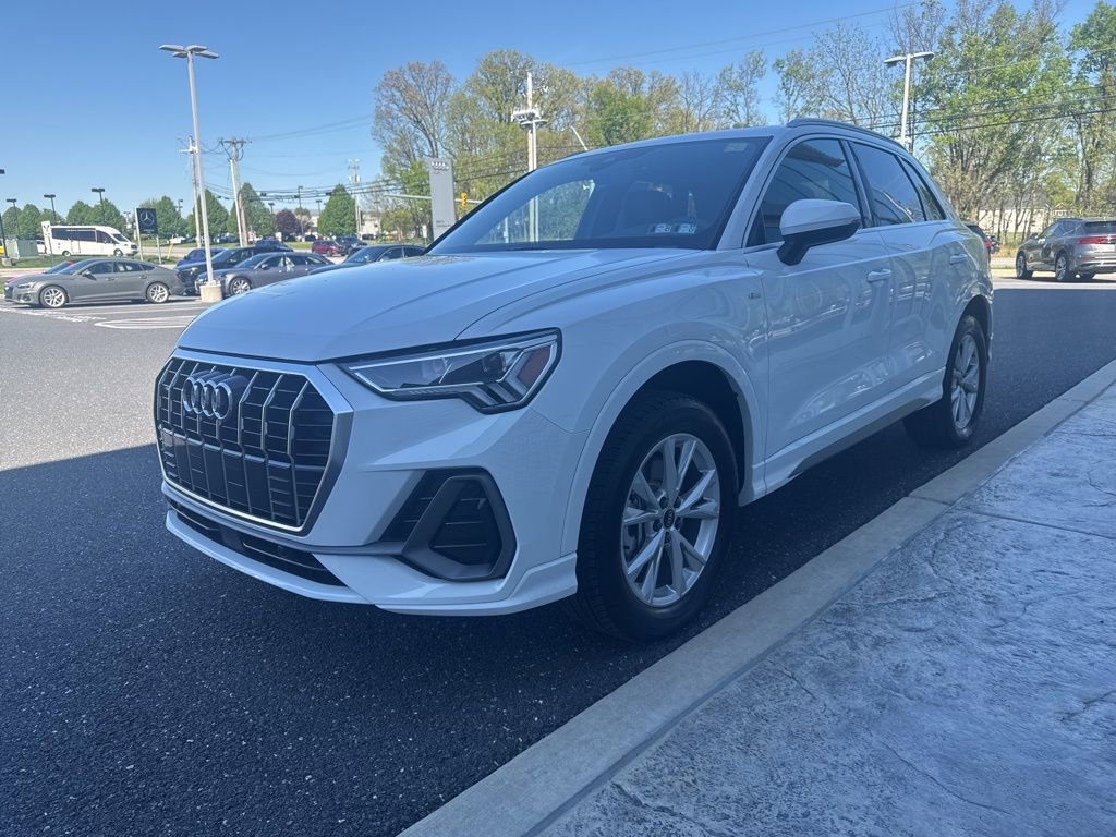 Used 2025 Audi Q3 2.0T Premium w/ Convenience Package AWD/4WD image 15