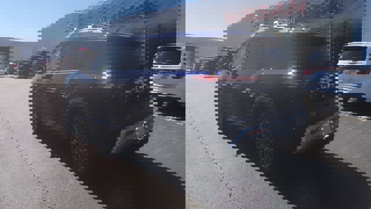 Used 2024 Nissan Pathfinder SL w/ SL Premium Package image 6