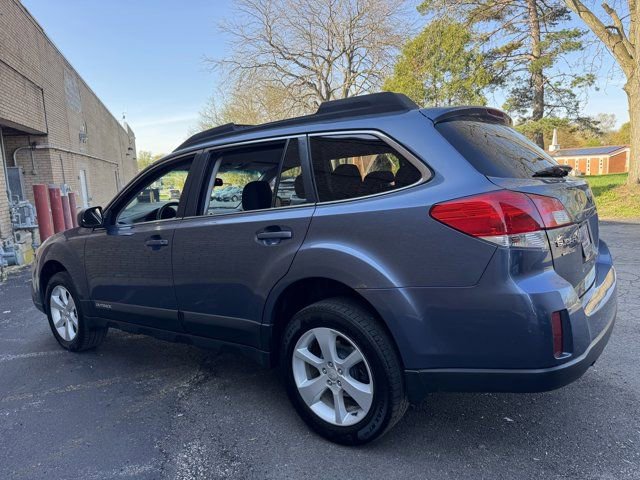 Used 2013 Subaru Outback 2.5i Premium AWD/4WD image 22