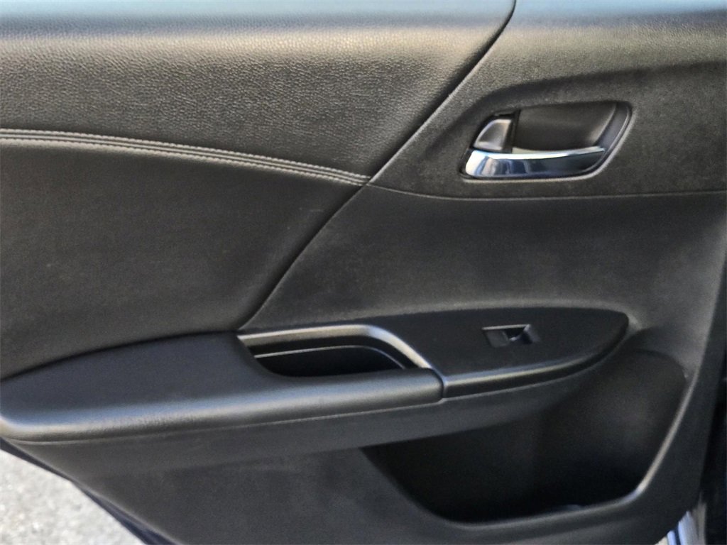 Used 2015 Honda Accord Sport image 7