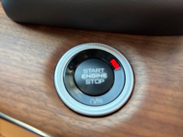 New 2025 Jeep Grand Cherokee L Summit image 26