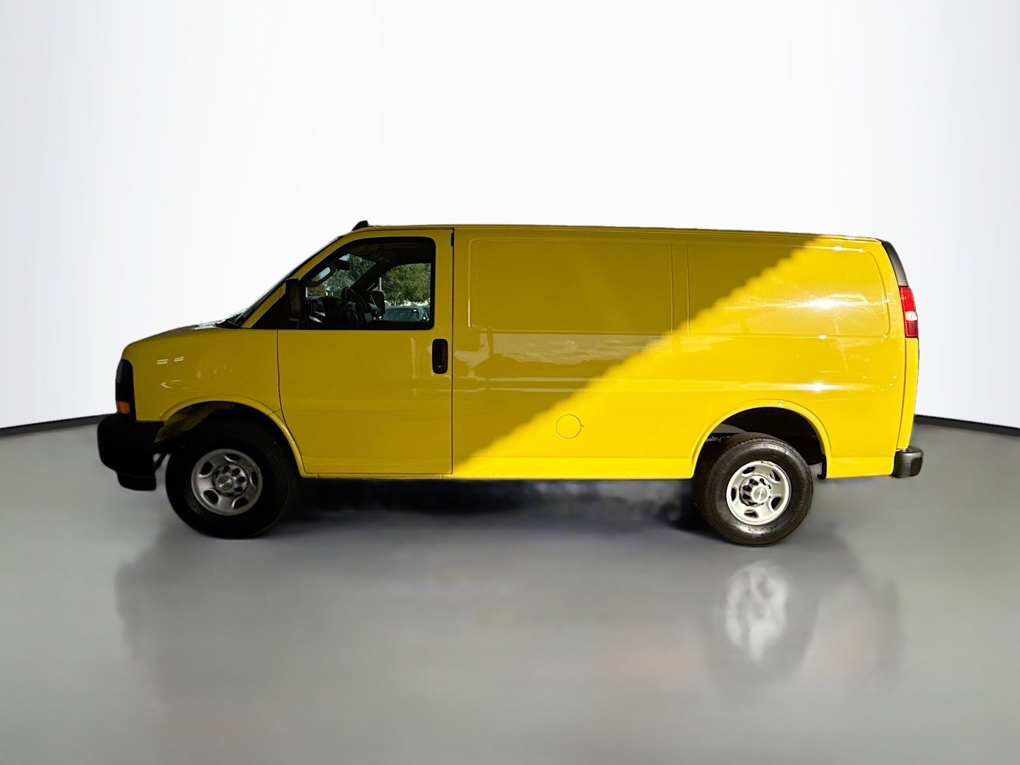 Used 2023 Chevrolet Express 2500 w/ Driver Convenience Package image 6