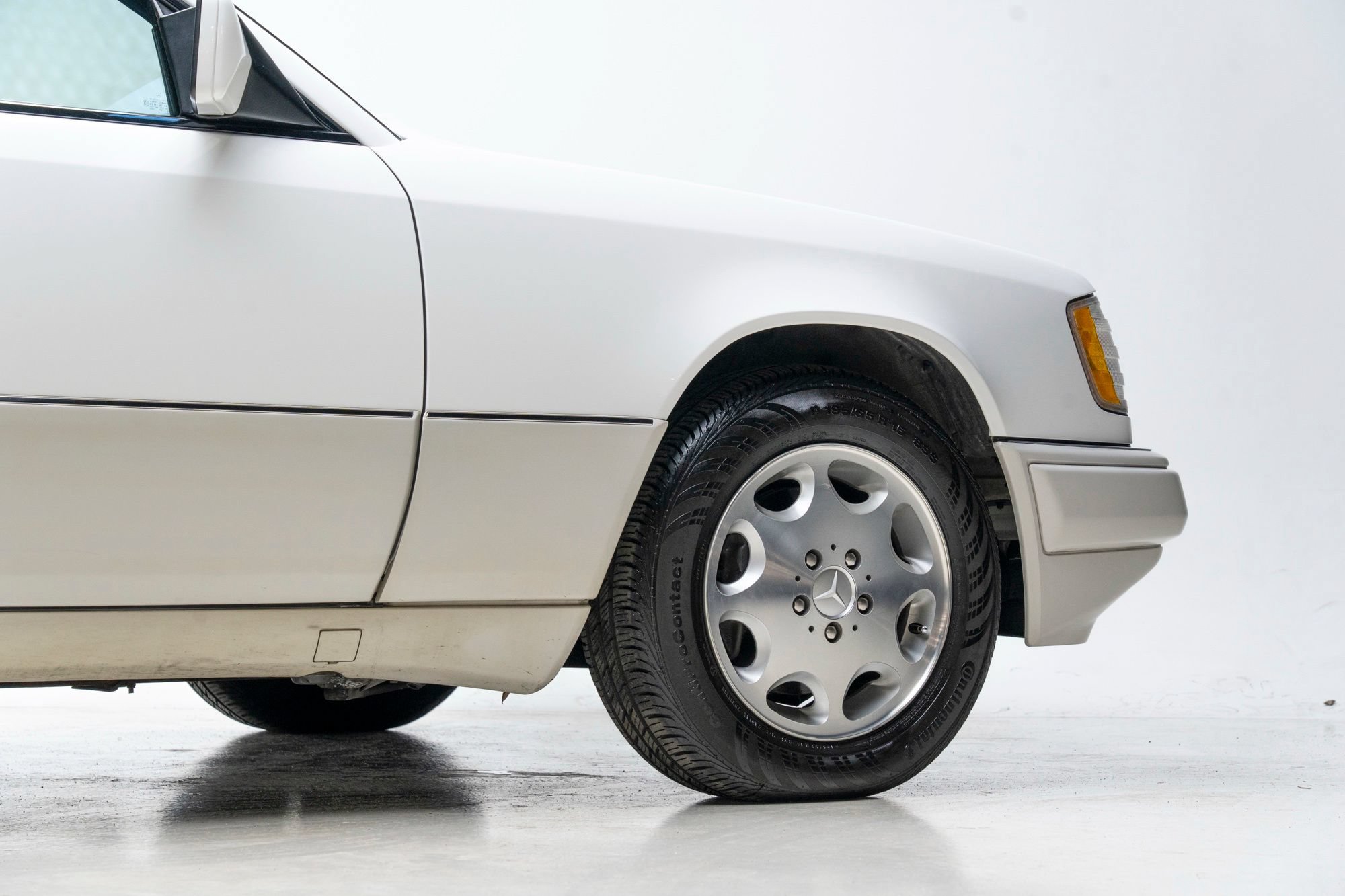 Used 1995 Mercedes-Benz E 320 Convertible image 80