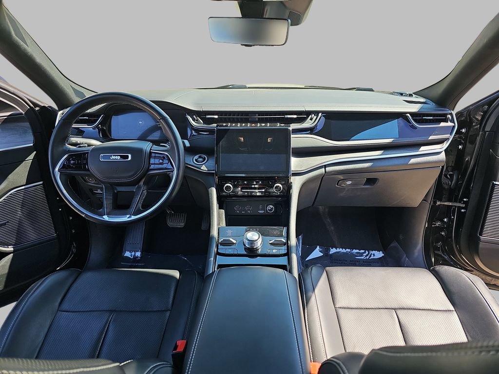 Used 2022 Jeep Grand Cherokee L Overland w/ Luxury Tech Group IV AWD/4WD image 11