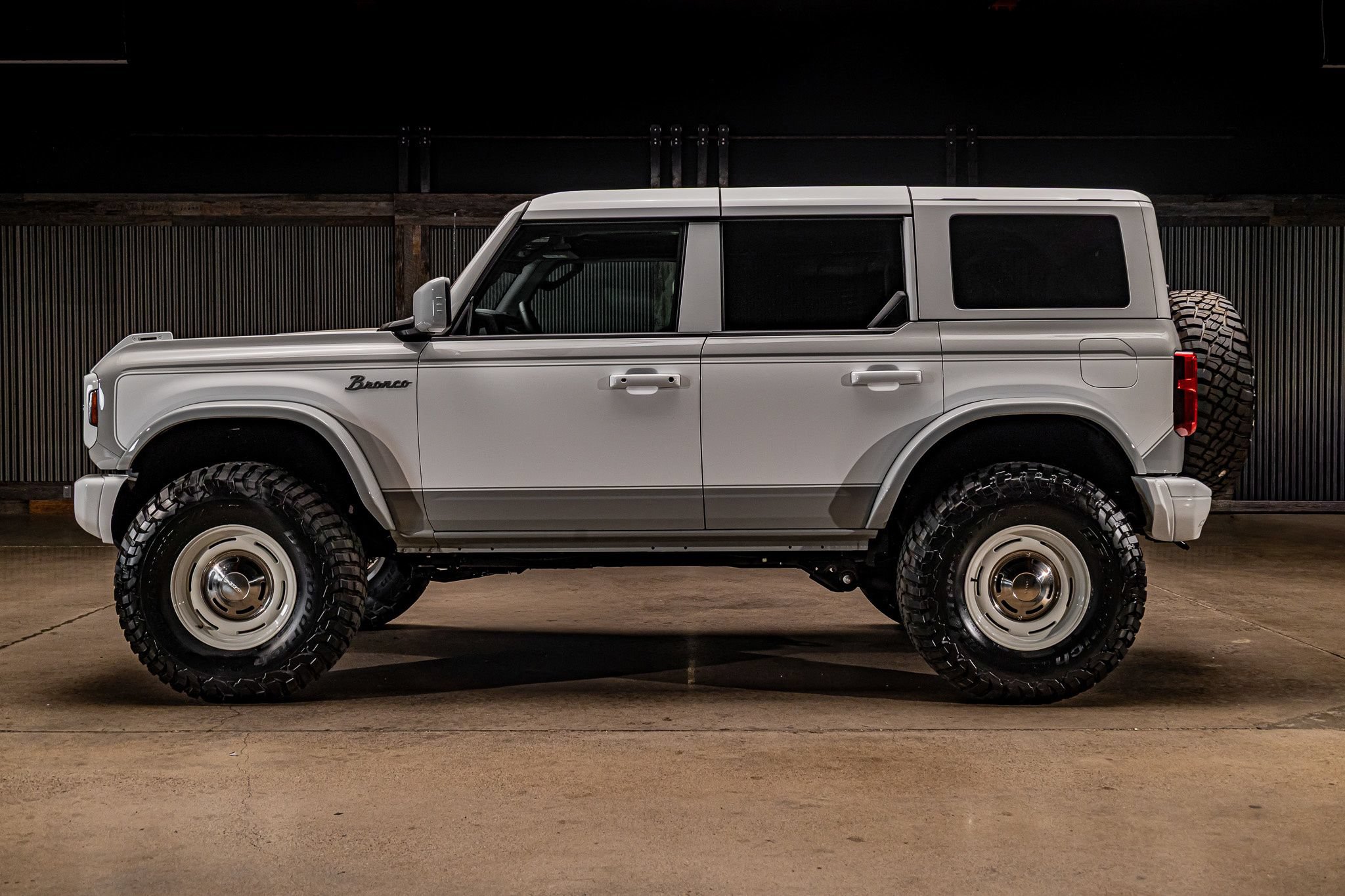 Used 2026 Ford Bronco Heritage Edition AWD/4WD image 6