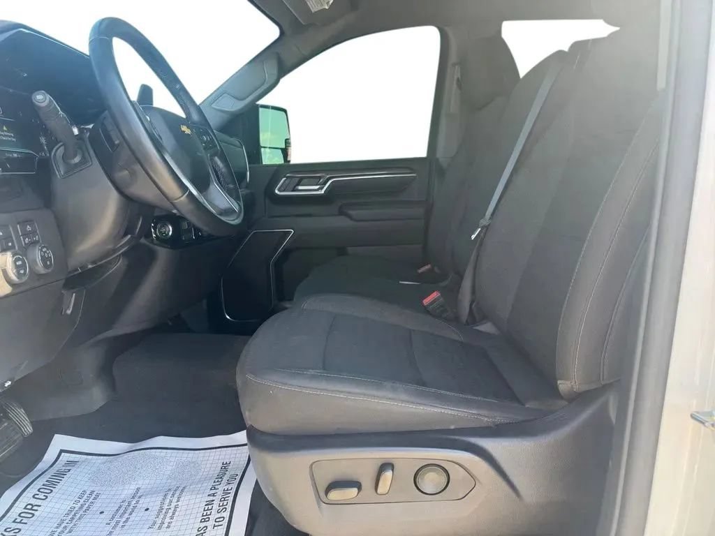 Used 2025 Chevrolet Silverado 2500 LT AWD/4WD image 13