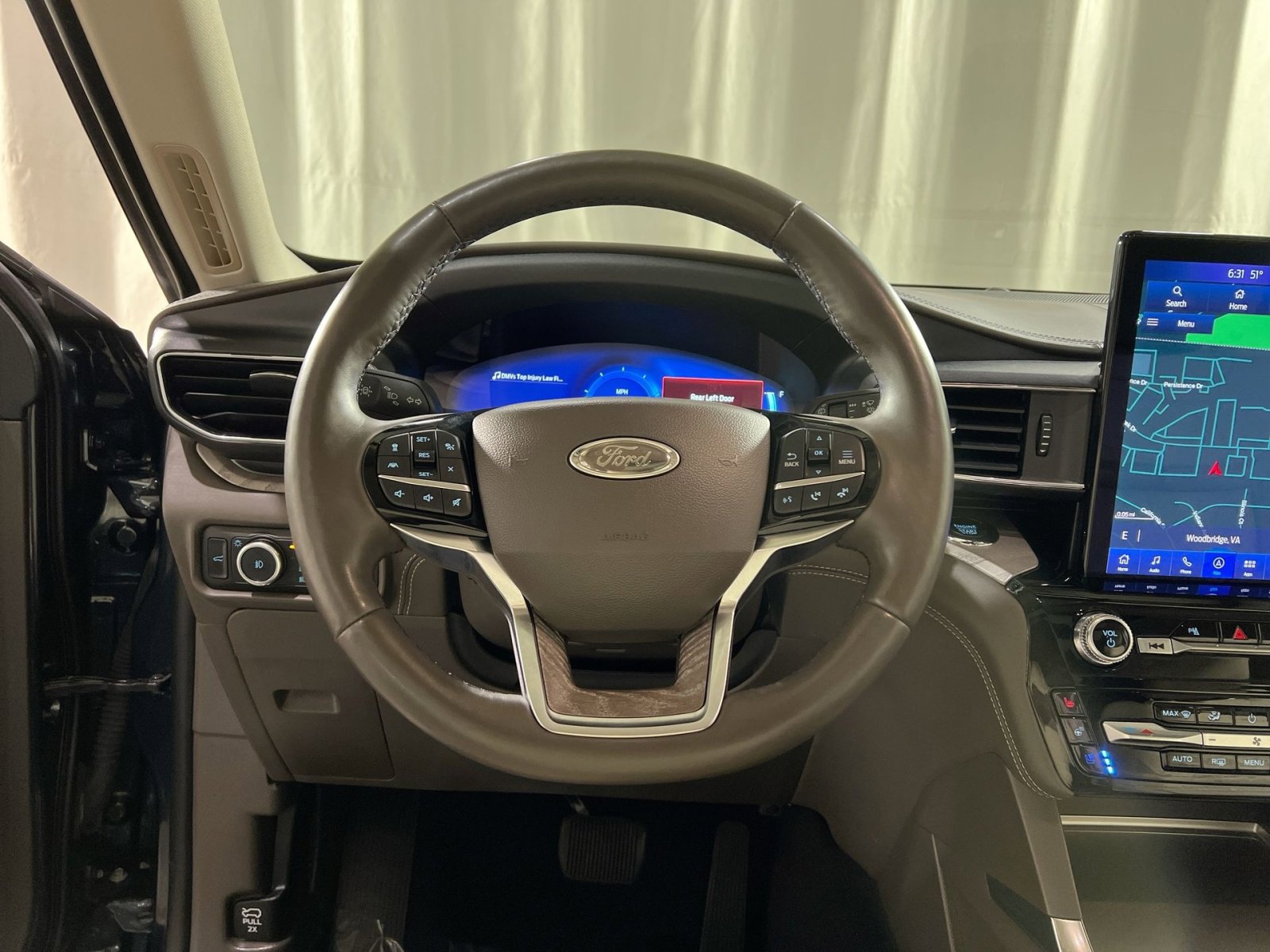 Used 2023 Ford Explorer Platinum w/ Technology Package image 23