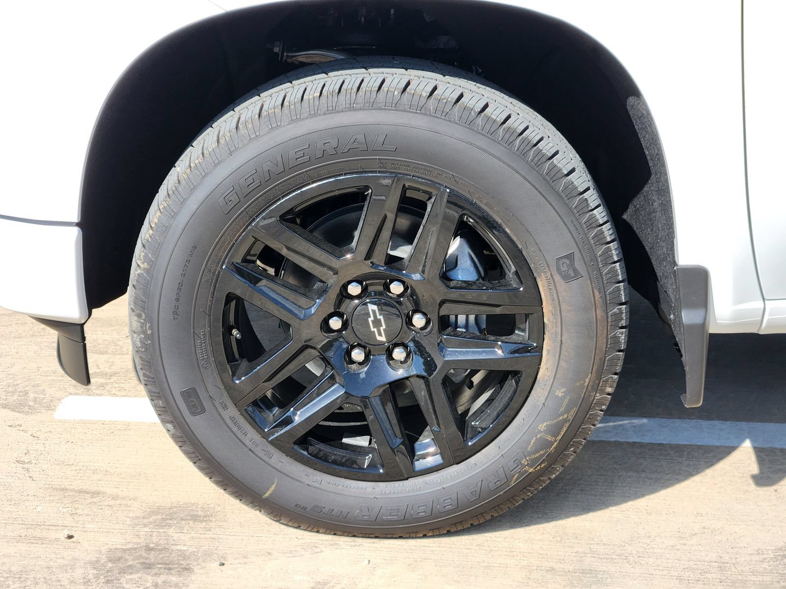 New 2026 Chevrolet Silverado 1500 Custom w/ LPO, Dark Essentials Package RWD image 11