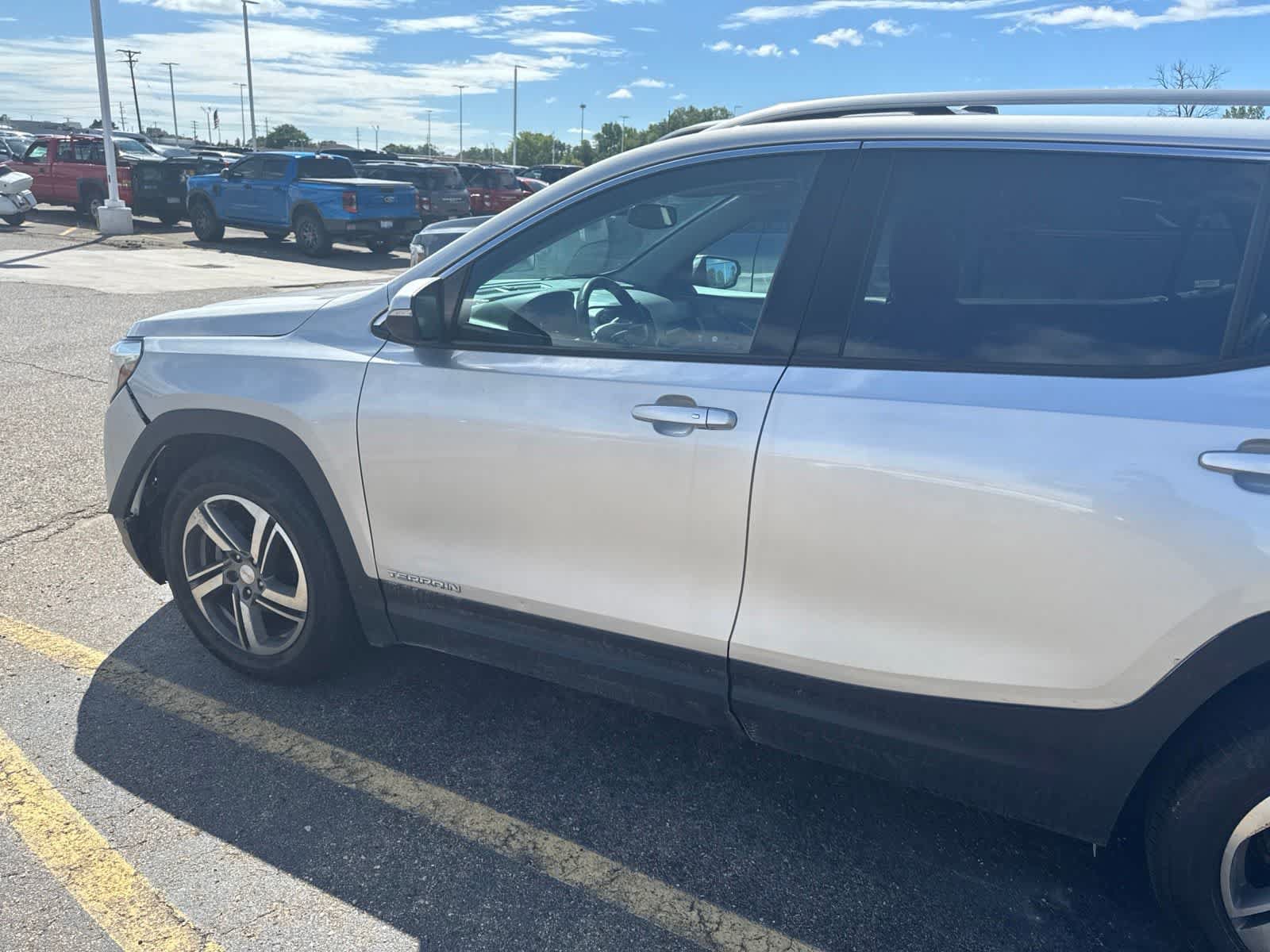 Used 2020 GMC Terrain SLT w/ Preferred Package AWD/4WD image 17