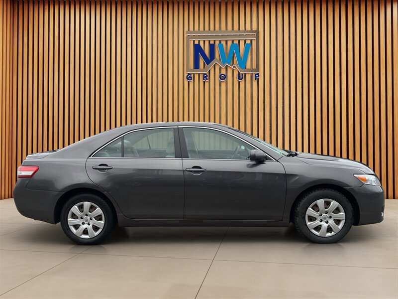Used 2010 Toyota Camry LE FWD image 26