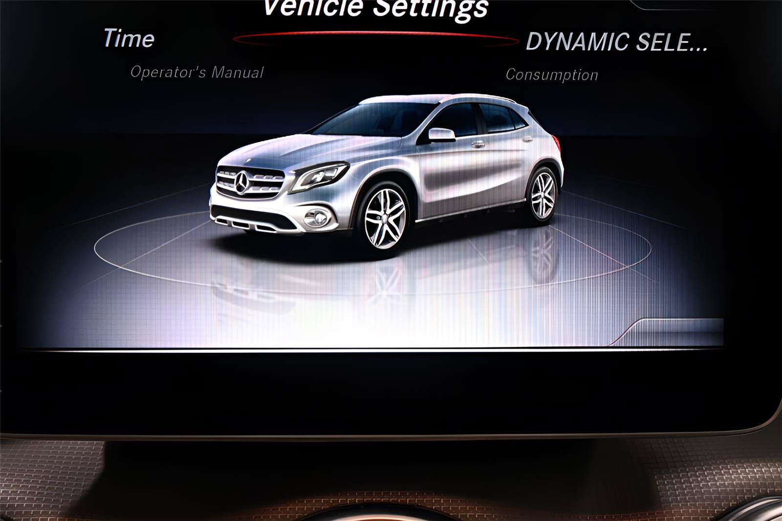 Used 2020 Mercedes-Benz GLA 250 4MATIC w/ Premium Package image 30