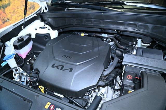 Used 2025 Kia Telluride EX w/ EX Captain's Chair Package image 19