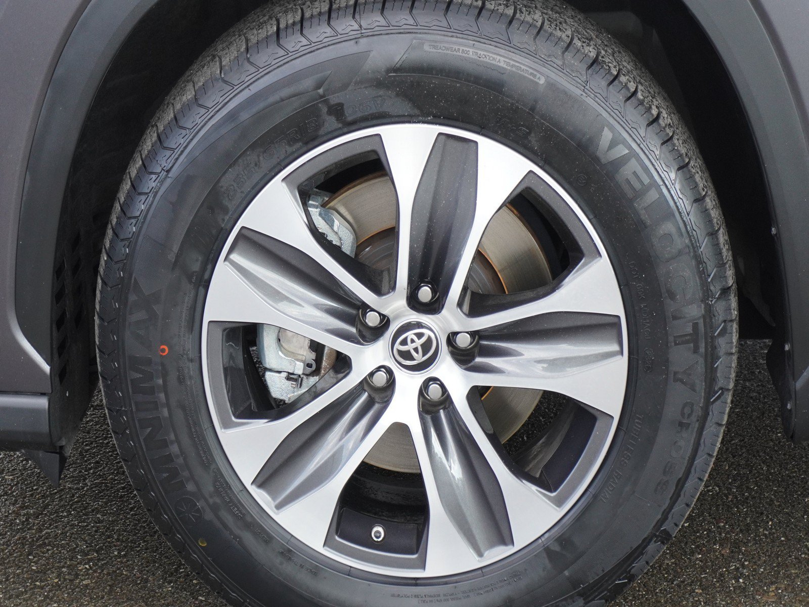 Used 2023 Toyota Highlander XLE FWD image 7