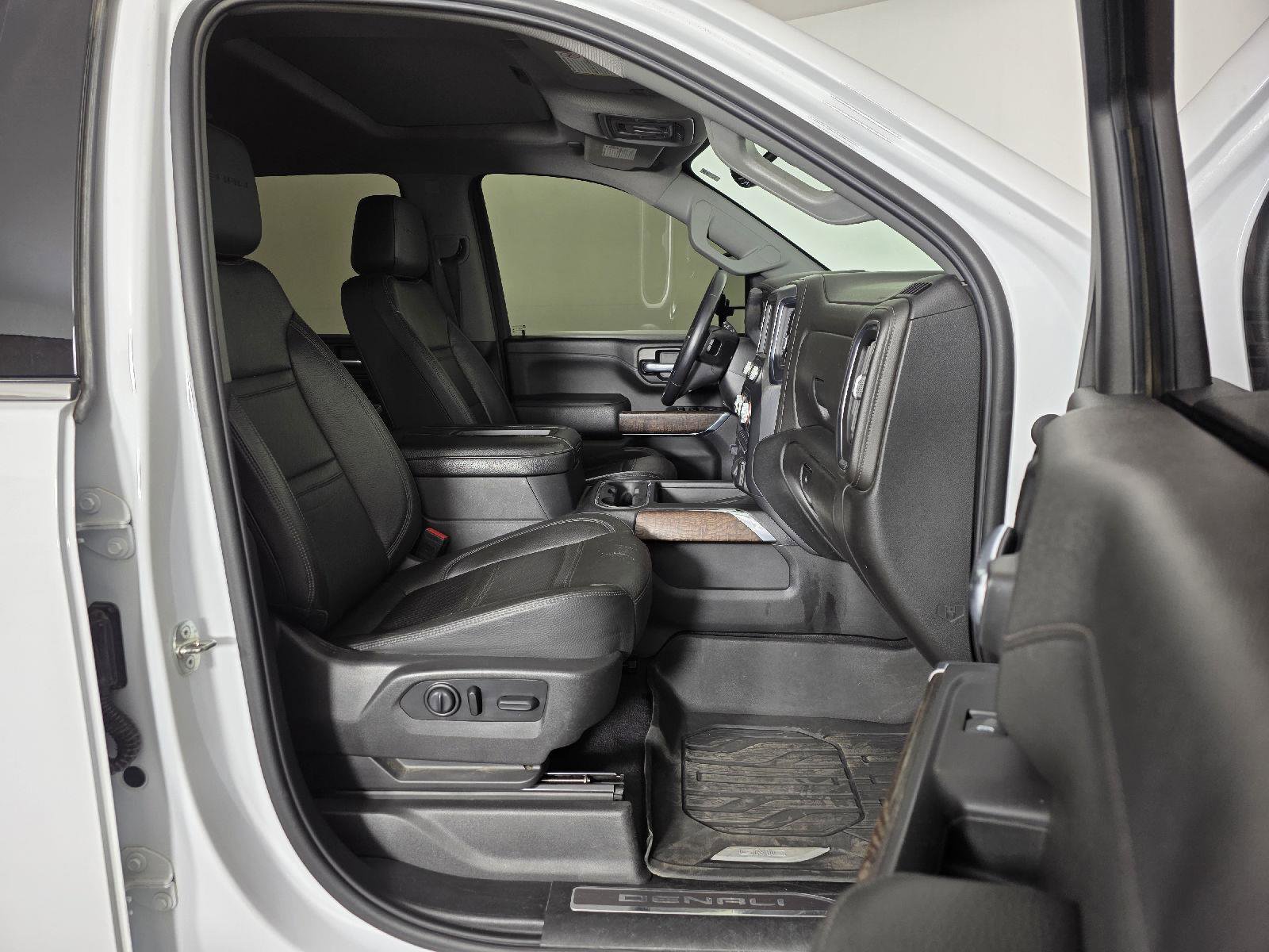 Used 2020 GMC Sierra 2500 Denali w/ Denali Ultimate Package image 25