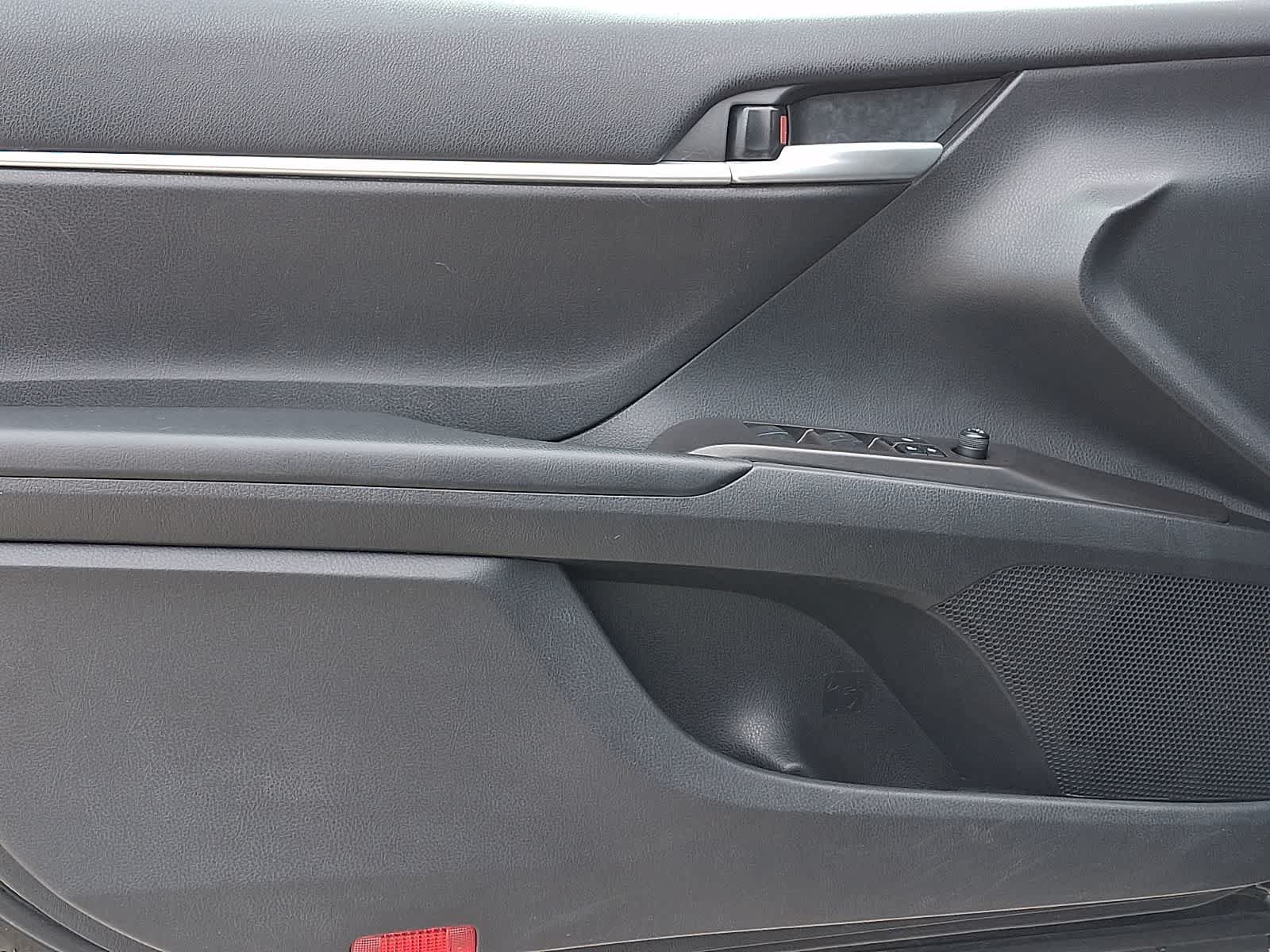 Used 2023 Toyota Camry SE FWD image 13
