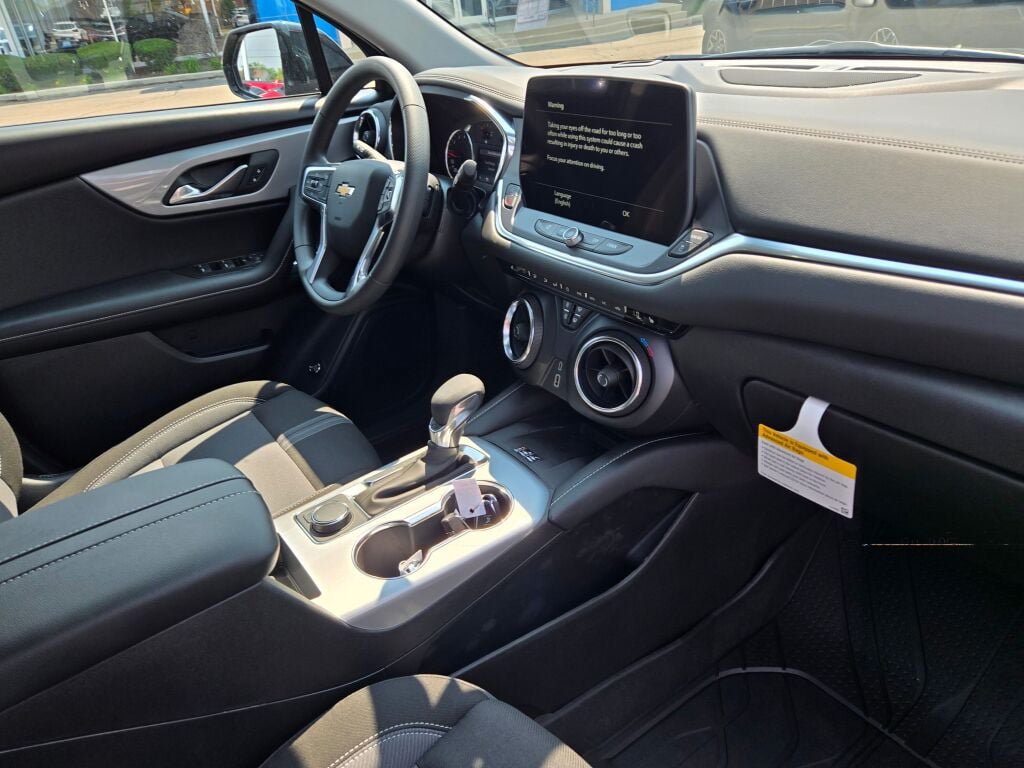 New 2026 Chevrolet Blazer LT w/ Convenience Package AWD/4WD image 5