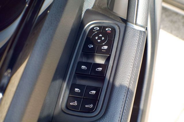 Used 2021 Porsche Cayenne S AWD/4WD image 32