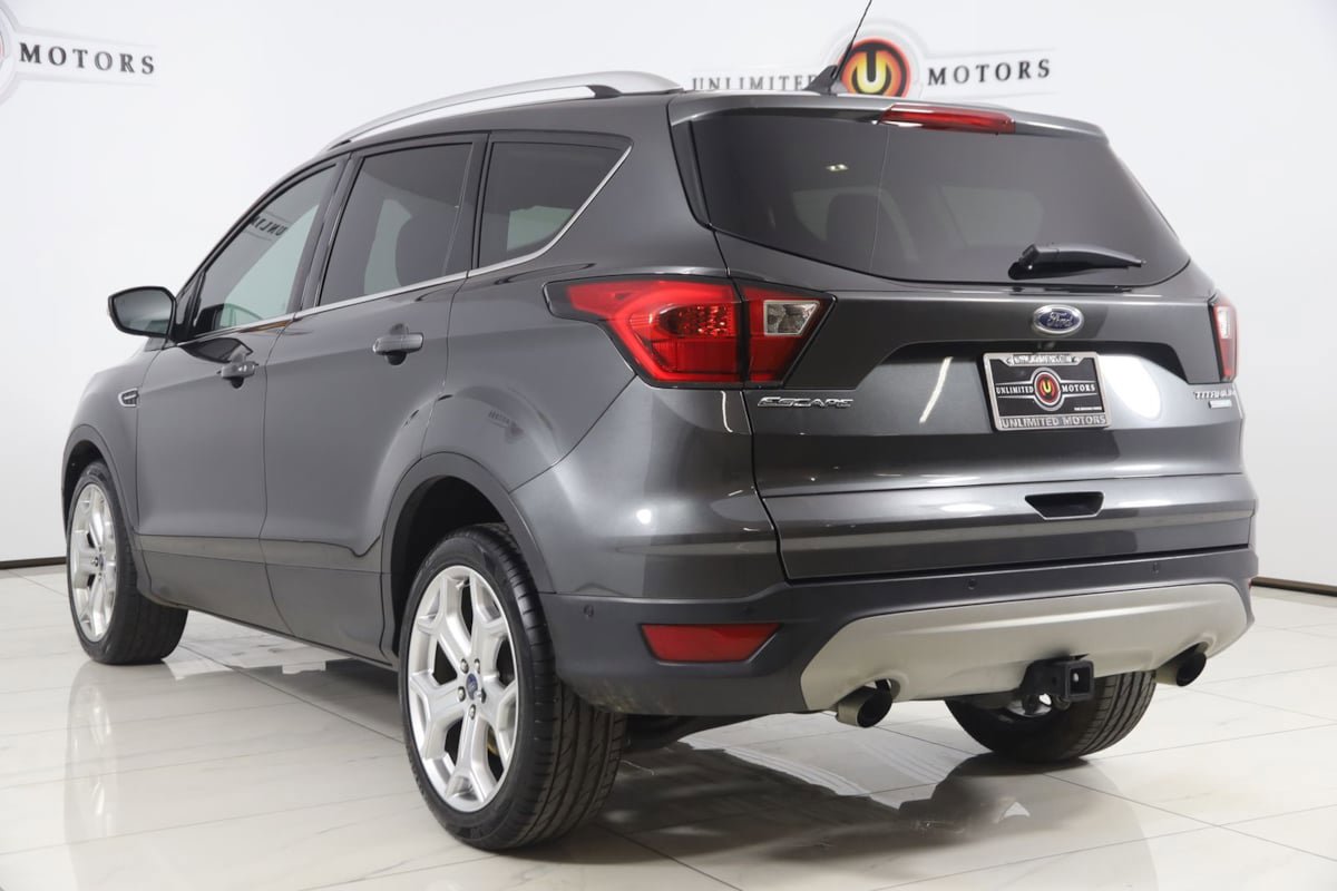 Used 2019 Ford Escape Titanium FWD image 4
