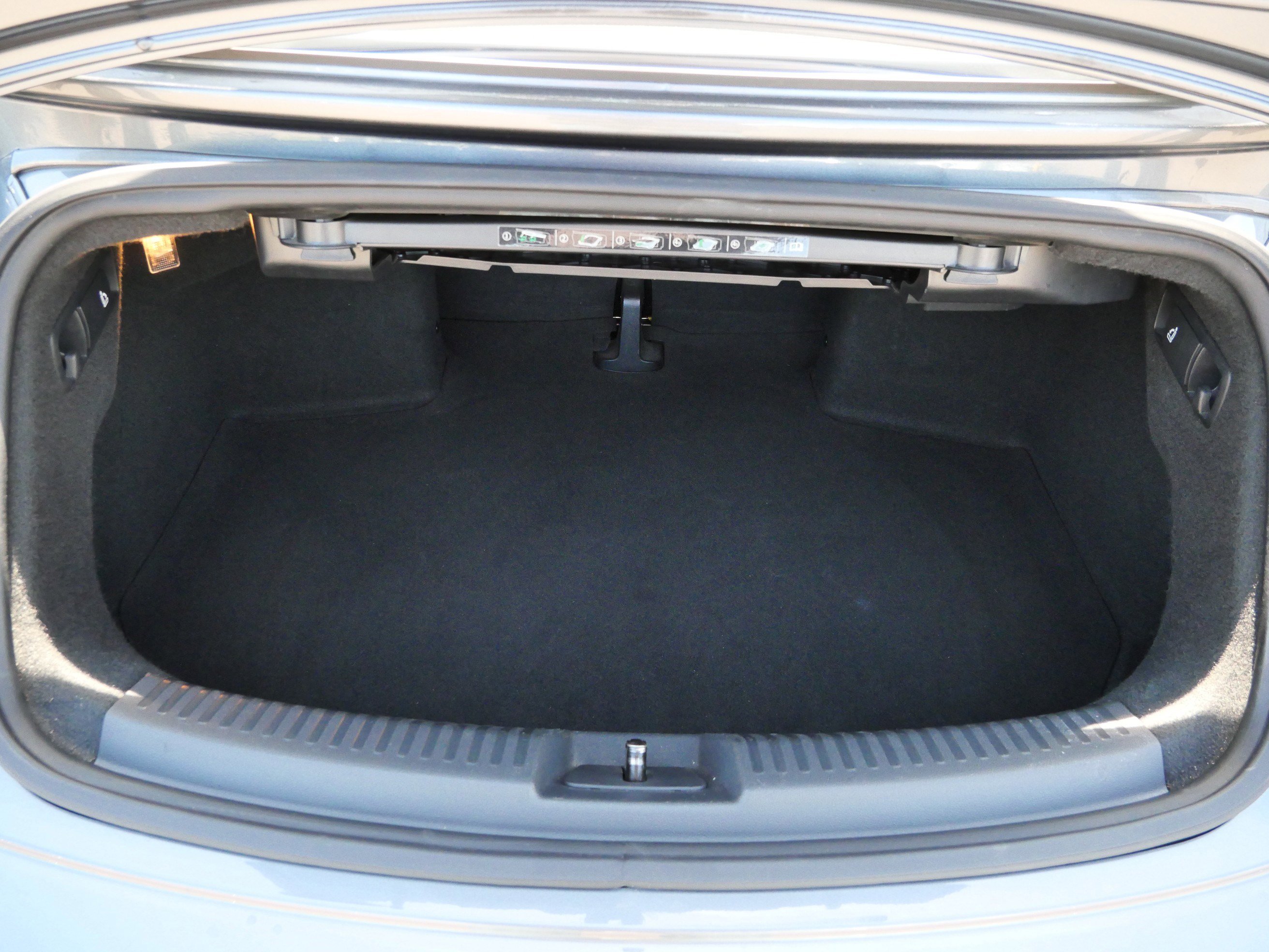 Used 2013 Volkswagen Beetle 2.5 FWD image 18