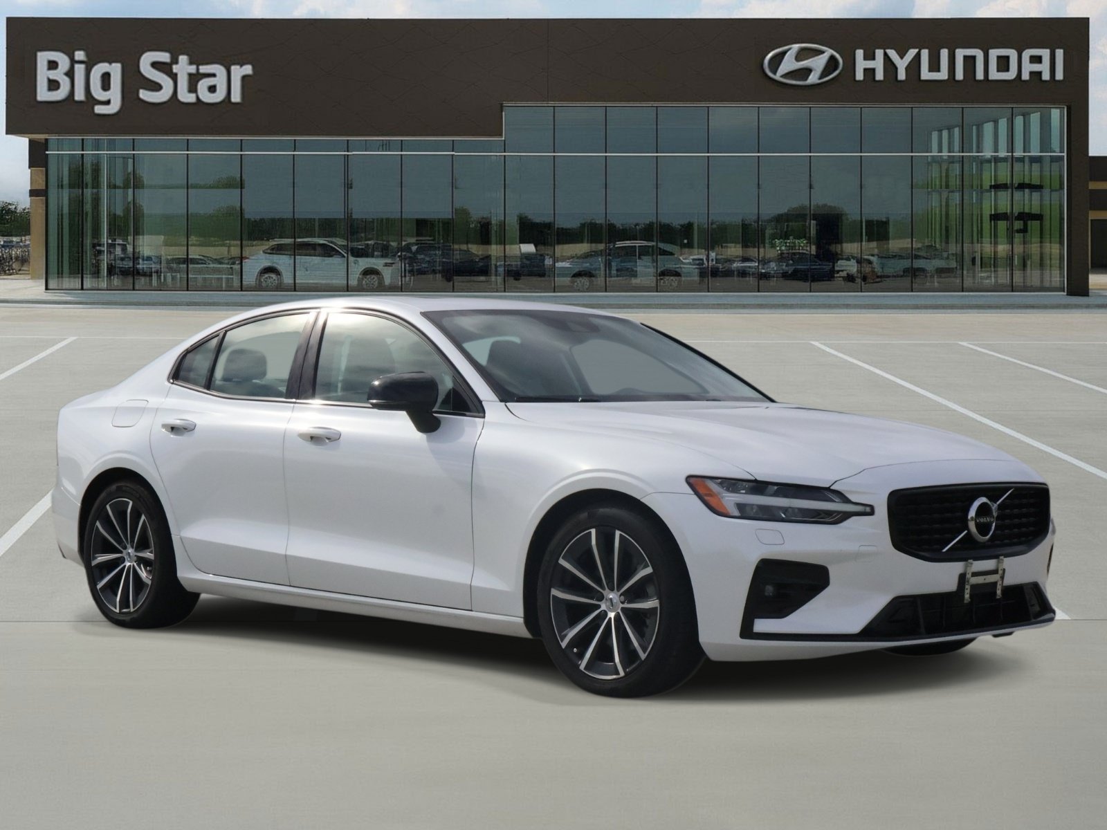 Used 2022 Volvo S60 B5 Momentum AWD/4WD image 6