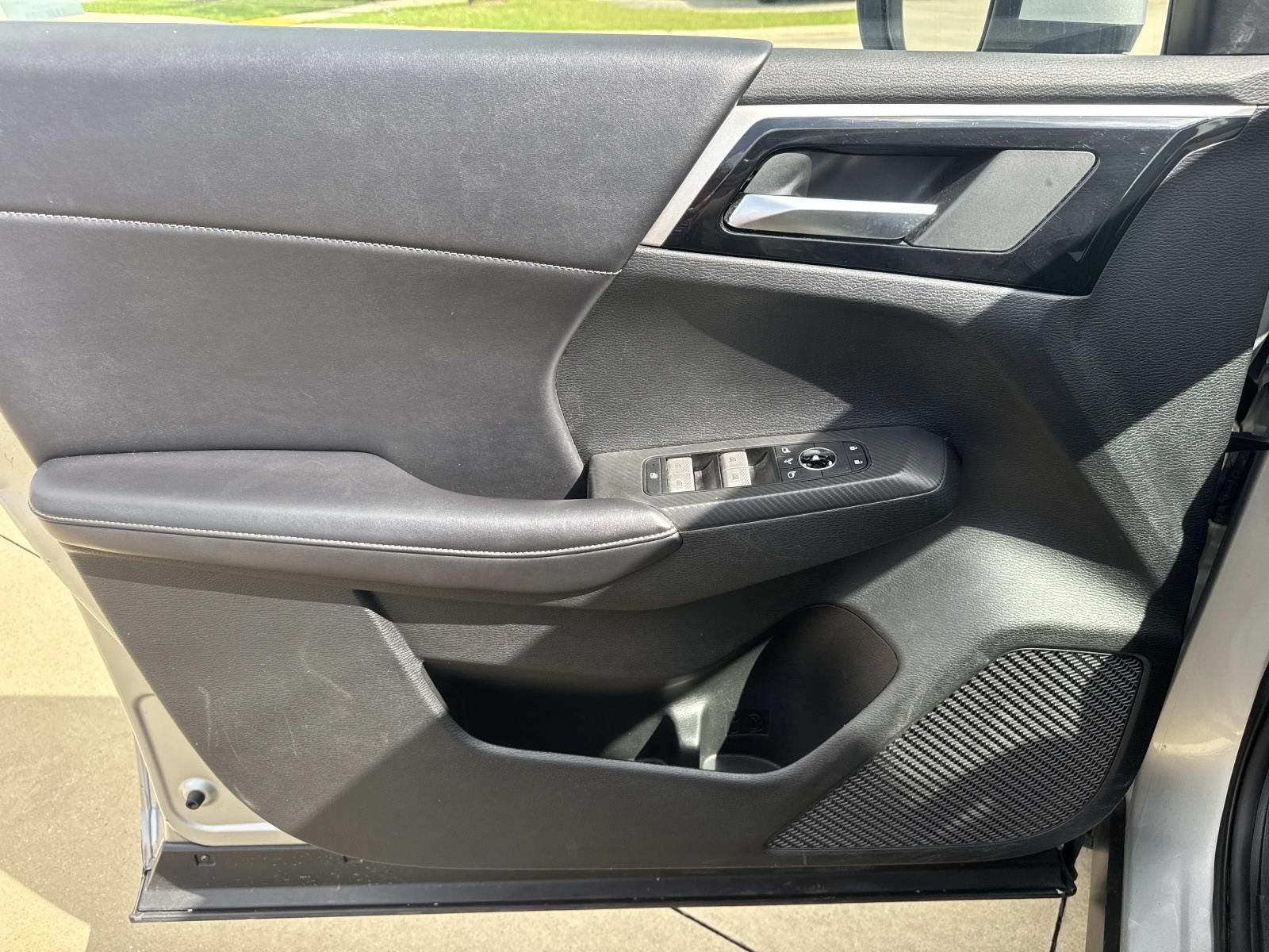 Used 2024 Mitsubishi Outlander SE AWD/4WD image 19