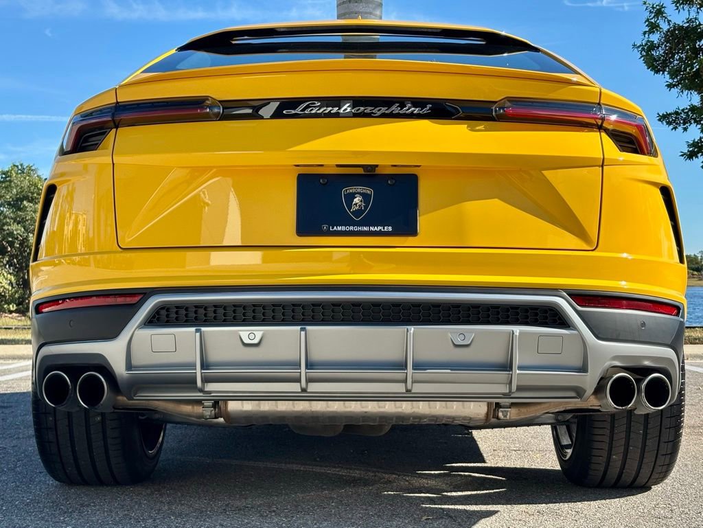Used 2022 Lamborghini Urus image 8