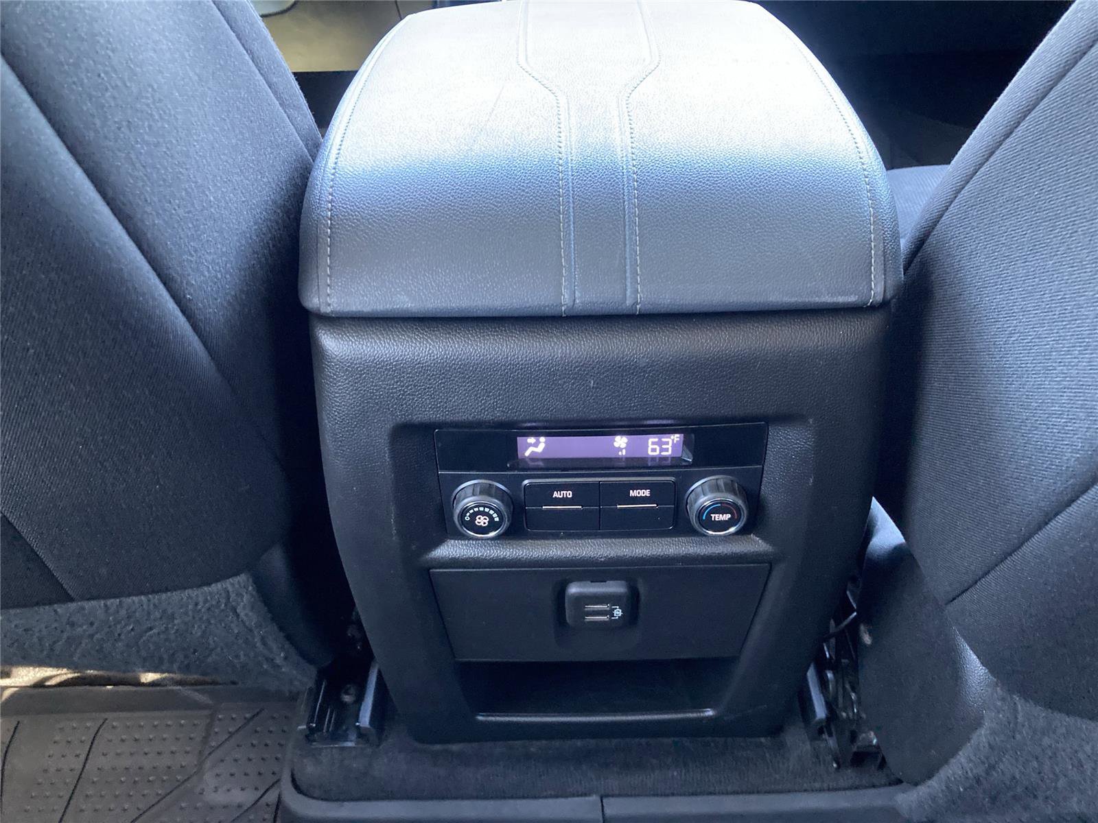 Used 2020 Chevrolet Traverse LT image 26